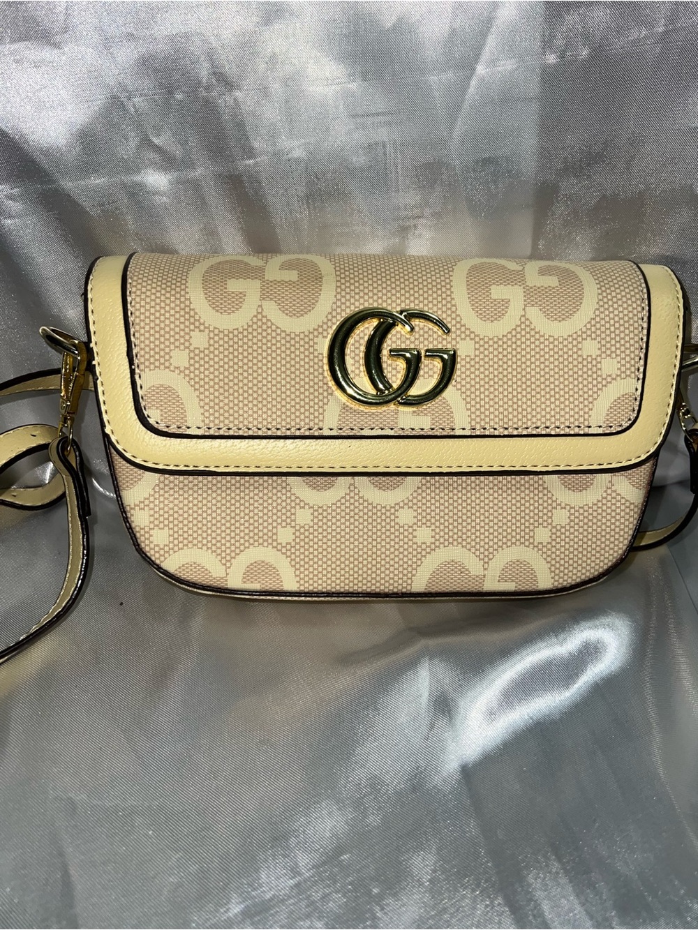 Source Unknown Cream GG Monogram Crossbody with Gold Hardware
